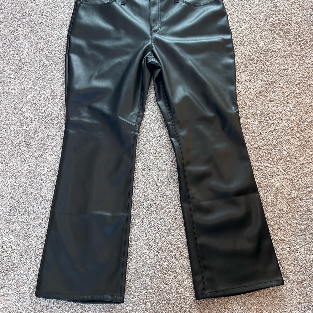 NWT Banana Republic Mid Rise Bootcut Vegan Leather Pants. 33/16. Classic. Moto - Picture 4 of 15